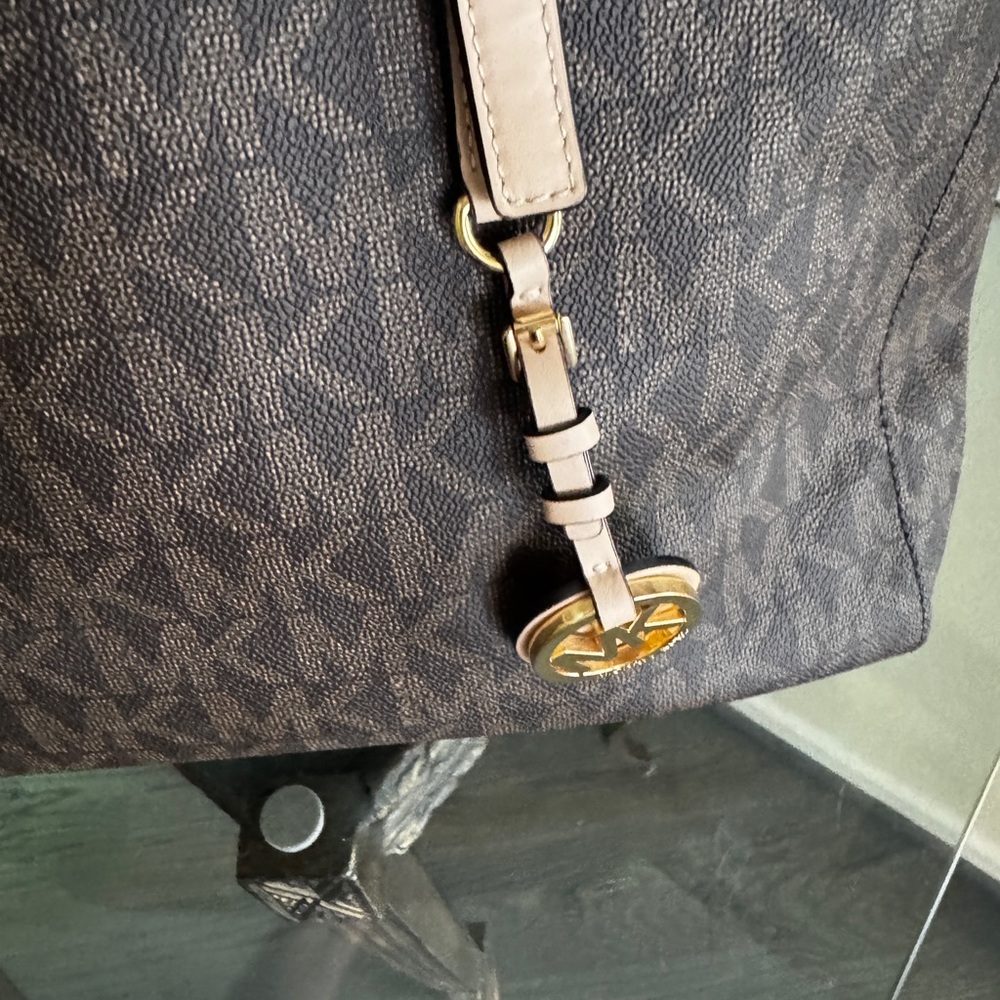 Michael Kors Brown and Tan Signature Tote NEW - Picture 13 of 15